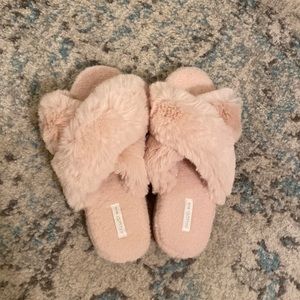 Cross Band Fleece Indoor/Outdoor Slippers NWOT